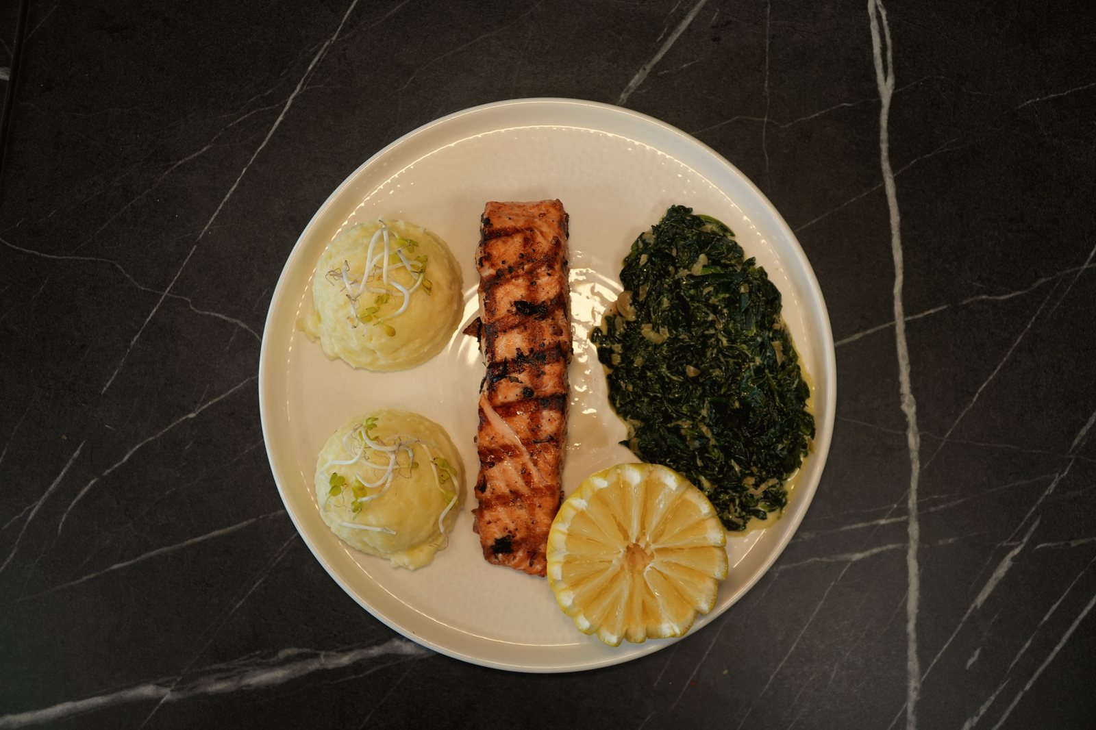 Zartes Lachsfilet